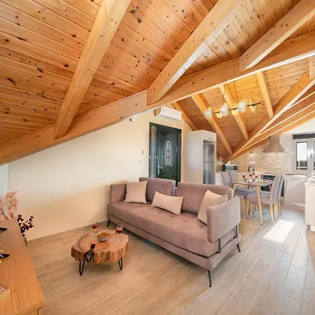 Mimoza's Apartmán Peratáta