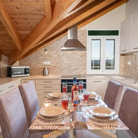Mimoza's Apartman *